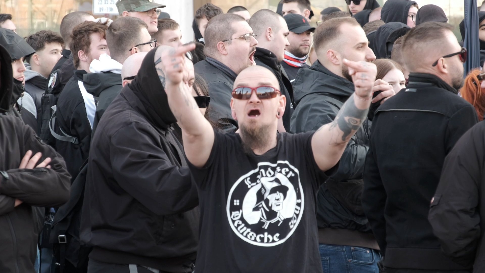 Nach 150 Metern war Schluss: Neonazis scheitern mit Aufmarsch in Berlin ...